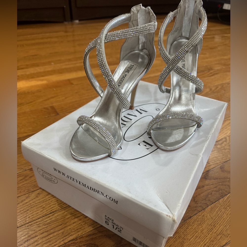 Steve Madden Silver Metallic Heels